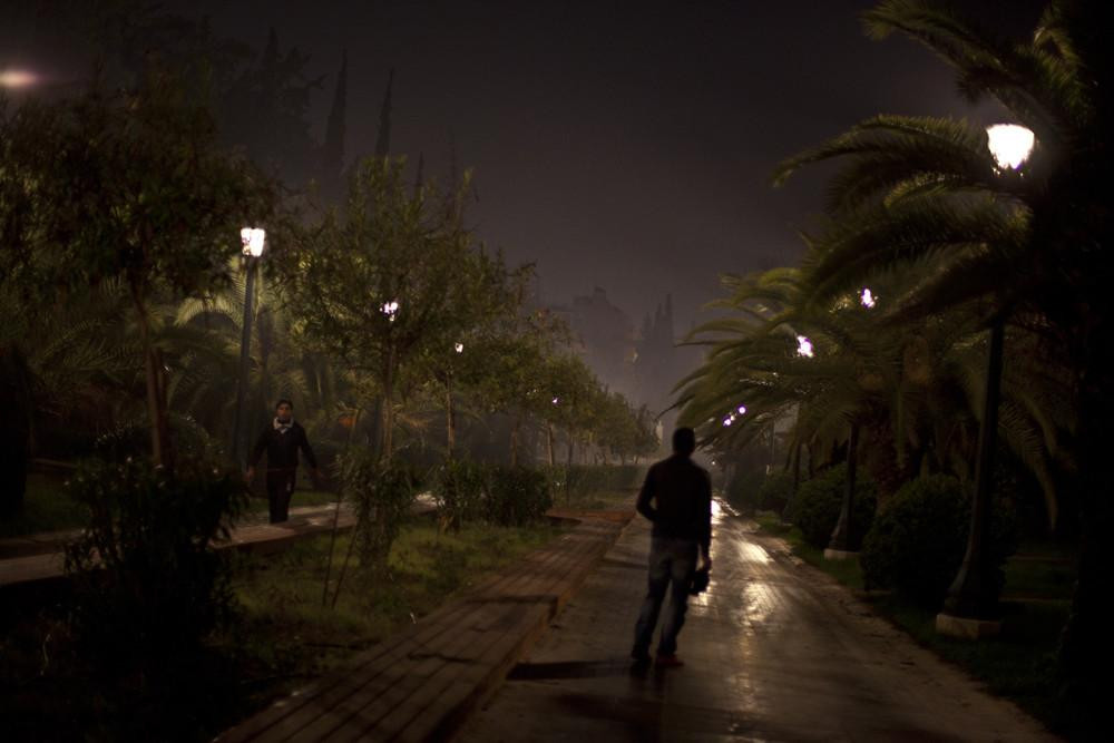 Εμπόριο ναρκωτικών, βιασμοί και μαχαιρώματα – Αυτοψία του τρόμου στο Πεδίου του Άρεως (βίντεο)